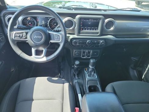 Used 2018 Jeep Wrangler Unlimited Sahara w/ LED Lighting Group AWD/4WD image 14