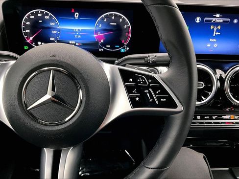 Used 2026 Mercedes-Benz GLB 250 image 22