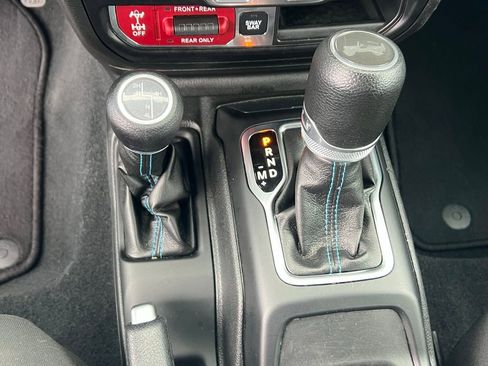 Used 2023 Jeep Wrangler Unlimited Rubicon 4xe AWD/4WD image 30