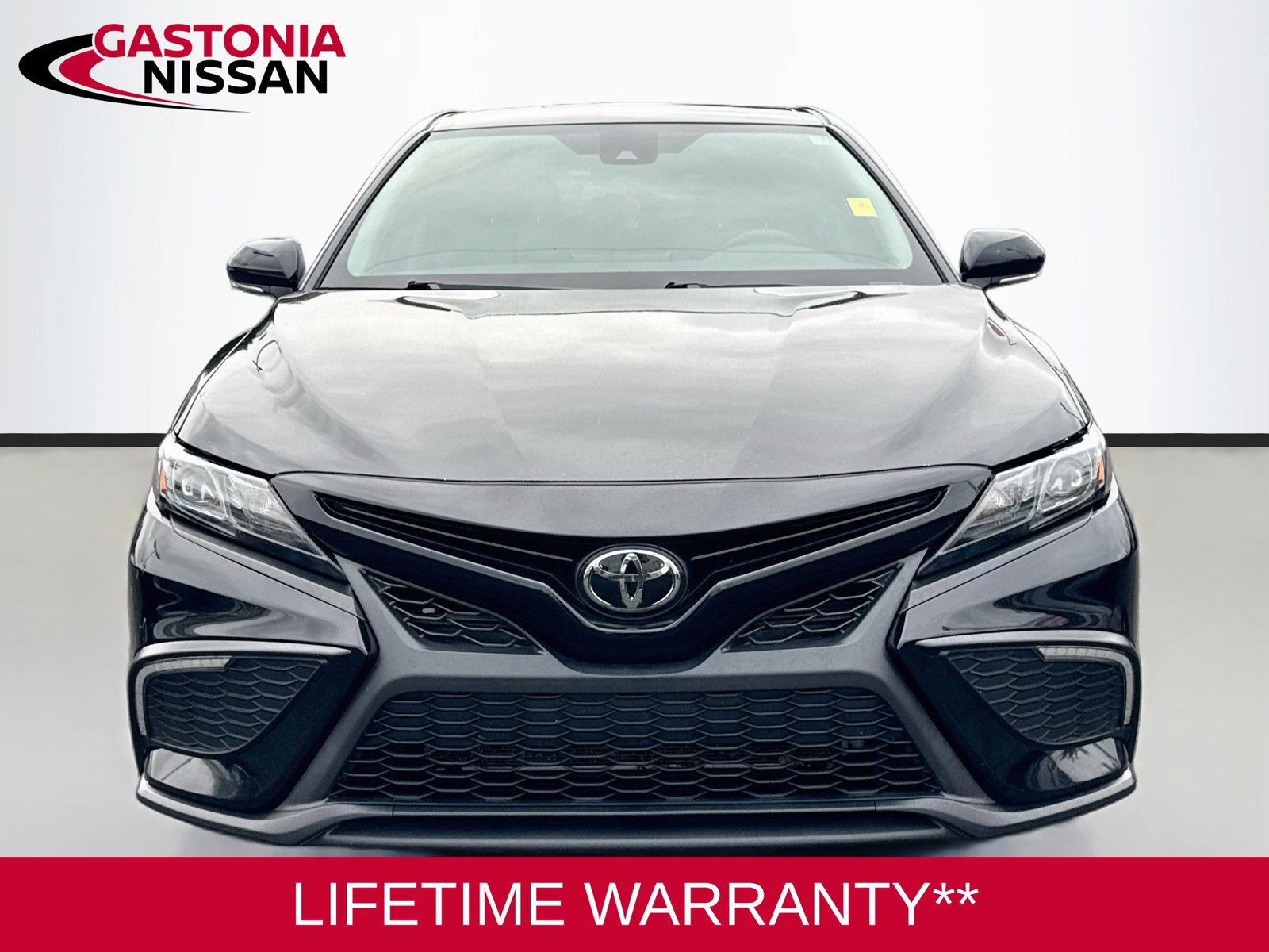Used 2024 Toyota Camry SE w/ Cold Weather Package AWD/4WD image 2