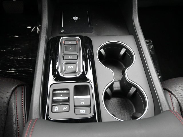 Used 2025 Honda Pilot Black Edition image 24
