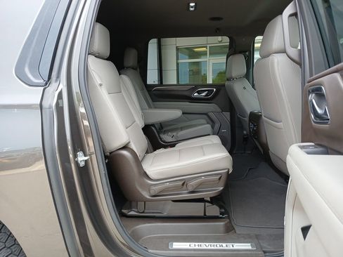 Certified 2021 Chevrolet Suburban Z71 AWD/4WD image 28