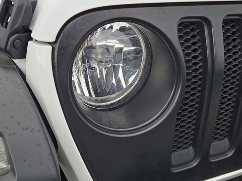 Used 2023 Jeep Wrangler Sport image 4