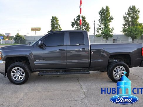 Used 2016 Chevrolet Silverado 2500 LT w/ LT Convenience Package AWD/4WD image 2