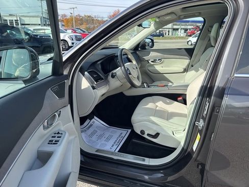 Used 2023 Volvo XC90 B6 Plus w/ Protection Package image 19