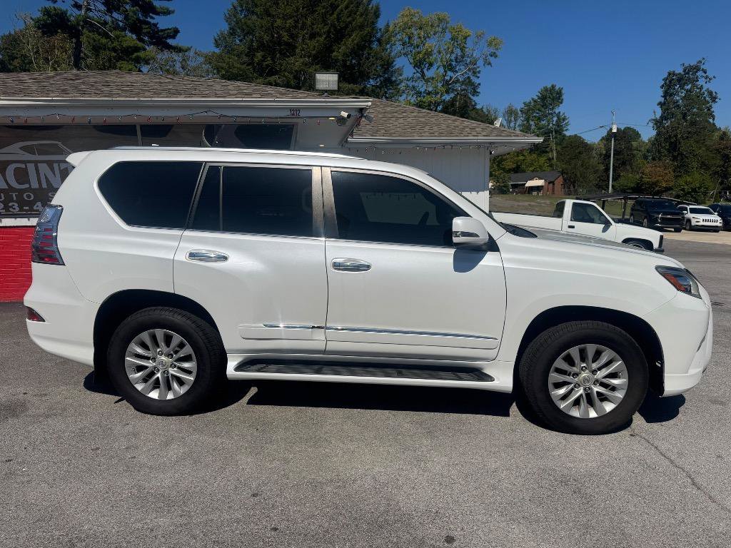 Used 2017 Lexus GX 460 Premium w/ Premium Package AWD/4WD image 5