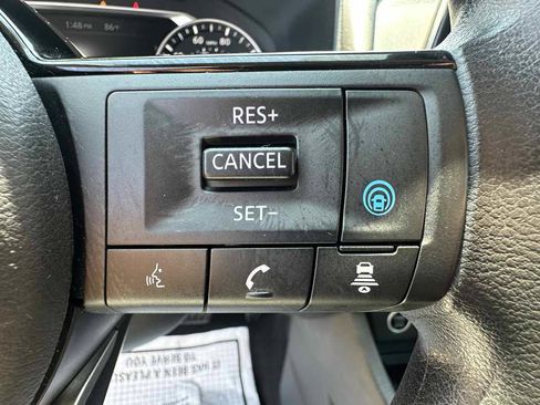 Used 2021 Nissan Rogue SV FWD image 15