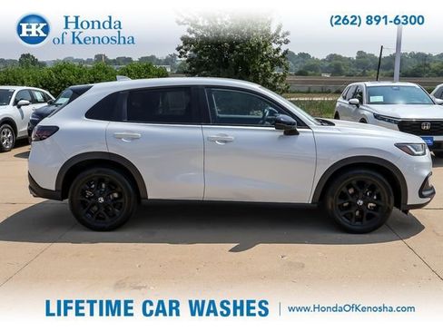 Used 2025 Honda HR-V Sport image 6
