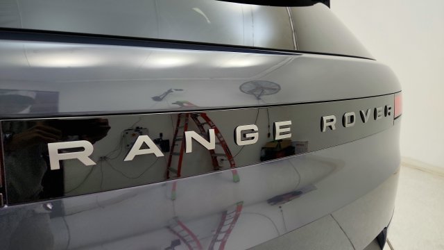 Used 2024 Land Rover Range Rover Sport SE AWD/4WD image 32
