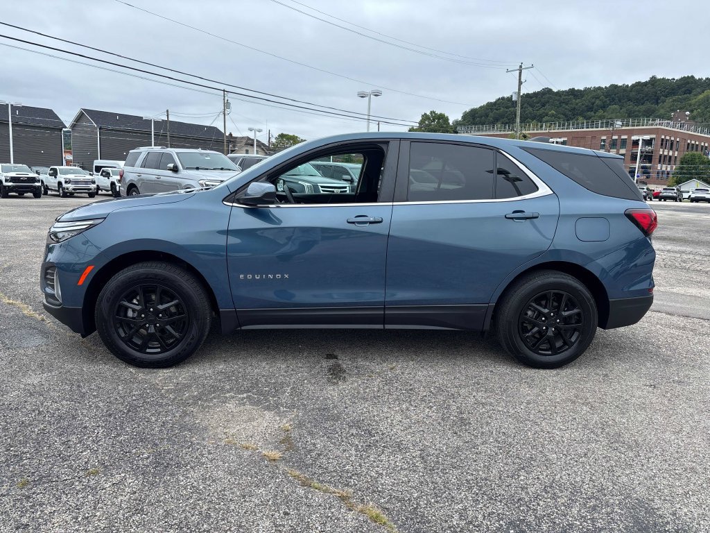 Used 2024 Chevrolet Equinox LT AWD/4WD image 2