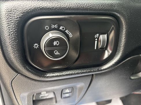 Used 2020 RAM 1500 Big Horn RWD image 21