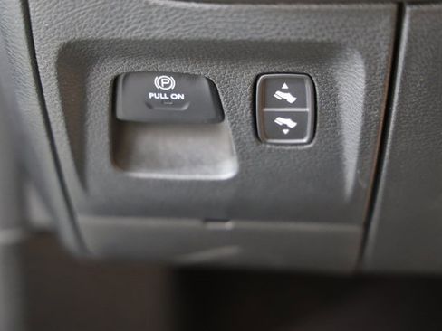 Certified 2023 RAM 1500 Laramie image 28