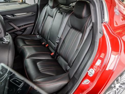 Used 2015 Maserati Ghibli RWD image 42