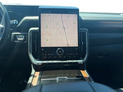 Certified 2025 GMC Yukon XL Denali AWD/4WD image 15