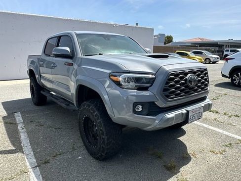 Used 2021 Toyota Tacoma TRD Sport w/ TRD Premium Sport Package AWD/4WD image 2