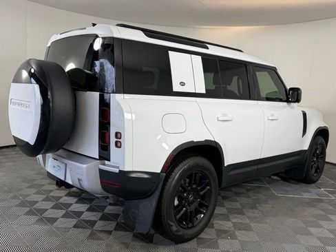 Used 2024 Land Rover Defender 110 S image 8