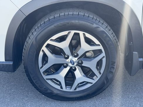 Certified 2022 Subaru Forester Premium AWD/4WD image 11