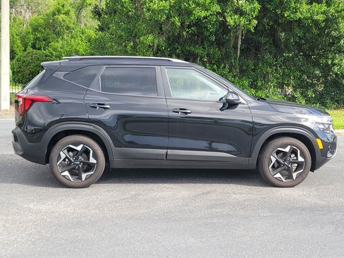 Used 2025 Kia Seltos S FWD image 8