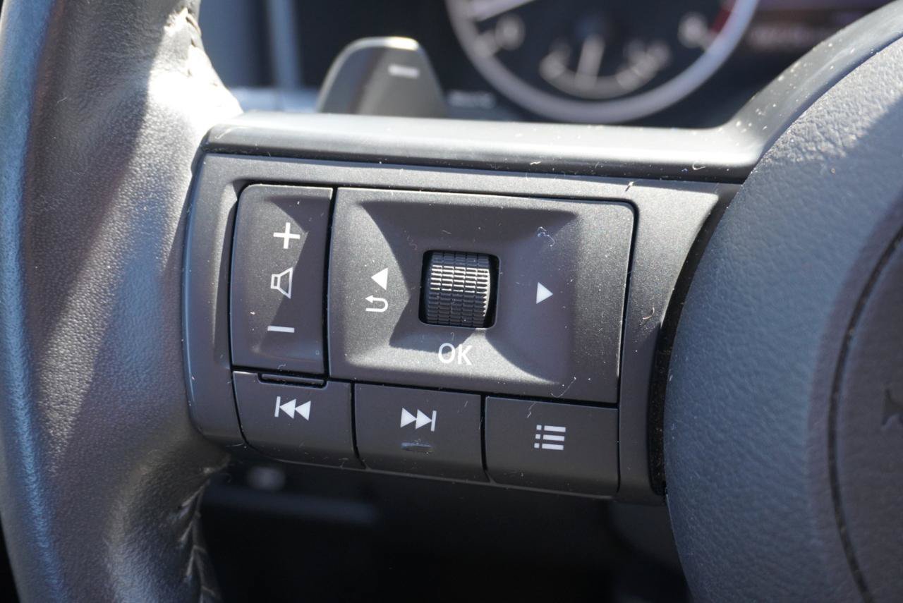 Used 2024 Nissan Rogue SV w/ SV Premium Package AWD/4WD image 11