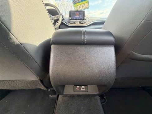 Used 2025 Nissan Altima 2.5 SV image 14