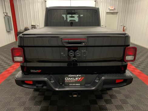 Used 2023 Jeep Gladiator Sport image 7