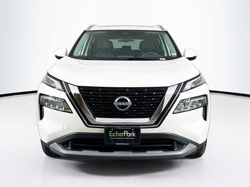 Used 2023 Nissan Rogue SV w/ SV Premium Package image 2