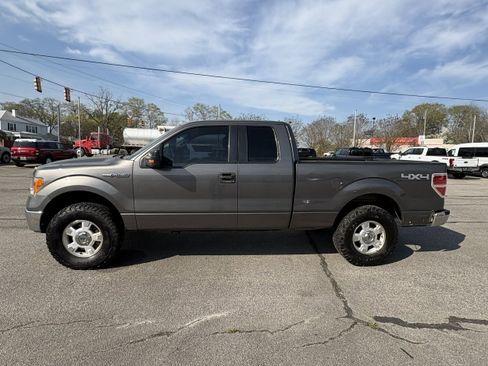 Used 2014 Ford F150 XLT w/ XLT Convenience Package image 2