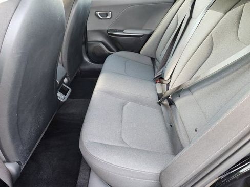 Used 2025 Kia K4 LXS image 29