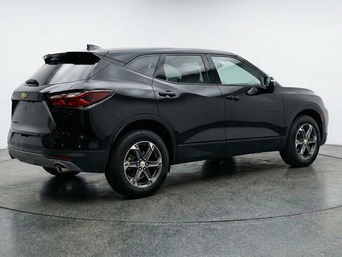 Used 2025 Chevrolet Blazer LT image 9