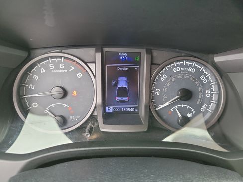 Used 2018 Toyota Tacoma TRD Off-Road w/ Technology Package RWD image 23