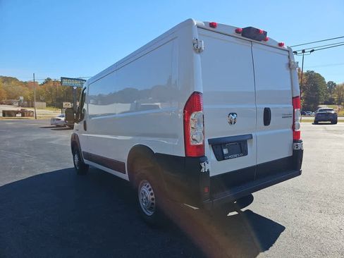 Used 2025 RAM ProMaster 2500 w/ Convenience Group image 13