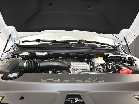 New 2026 RAM 1500 Laramie AWD/4WD image 28