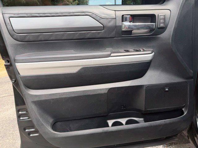 Used 2017 Toyota Tundra 4x4 CrewMax image 14