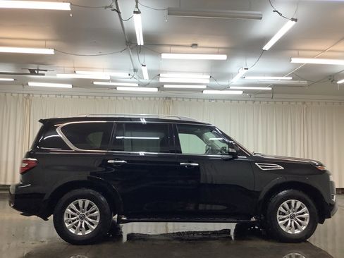 Used 2024 Nissan Armada SV image 5