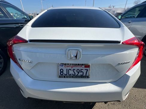 Used 2019 Honda Civic Sport image 5