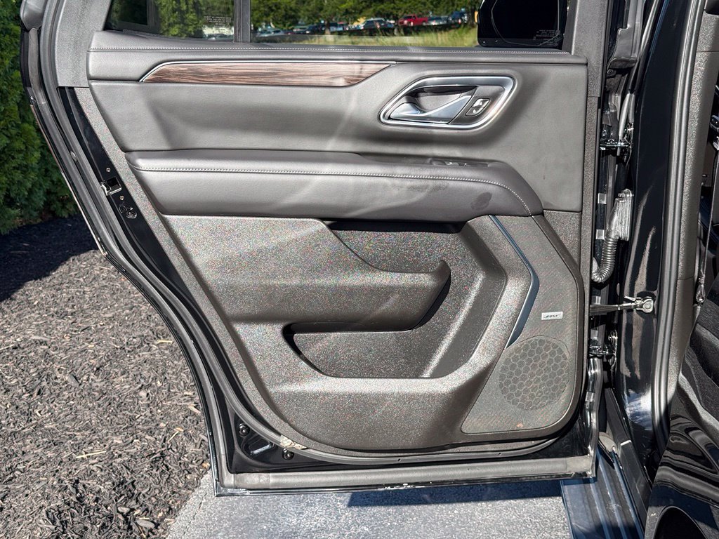 Used 2021 Chevrolet Tahoe LT w/ LT Signature Package RWD image 29