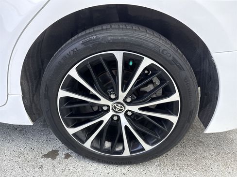 Used 2020 Toyota Camry SE image 46