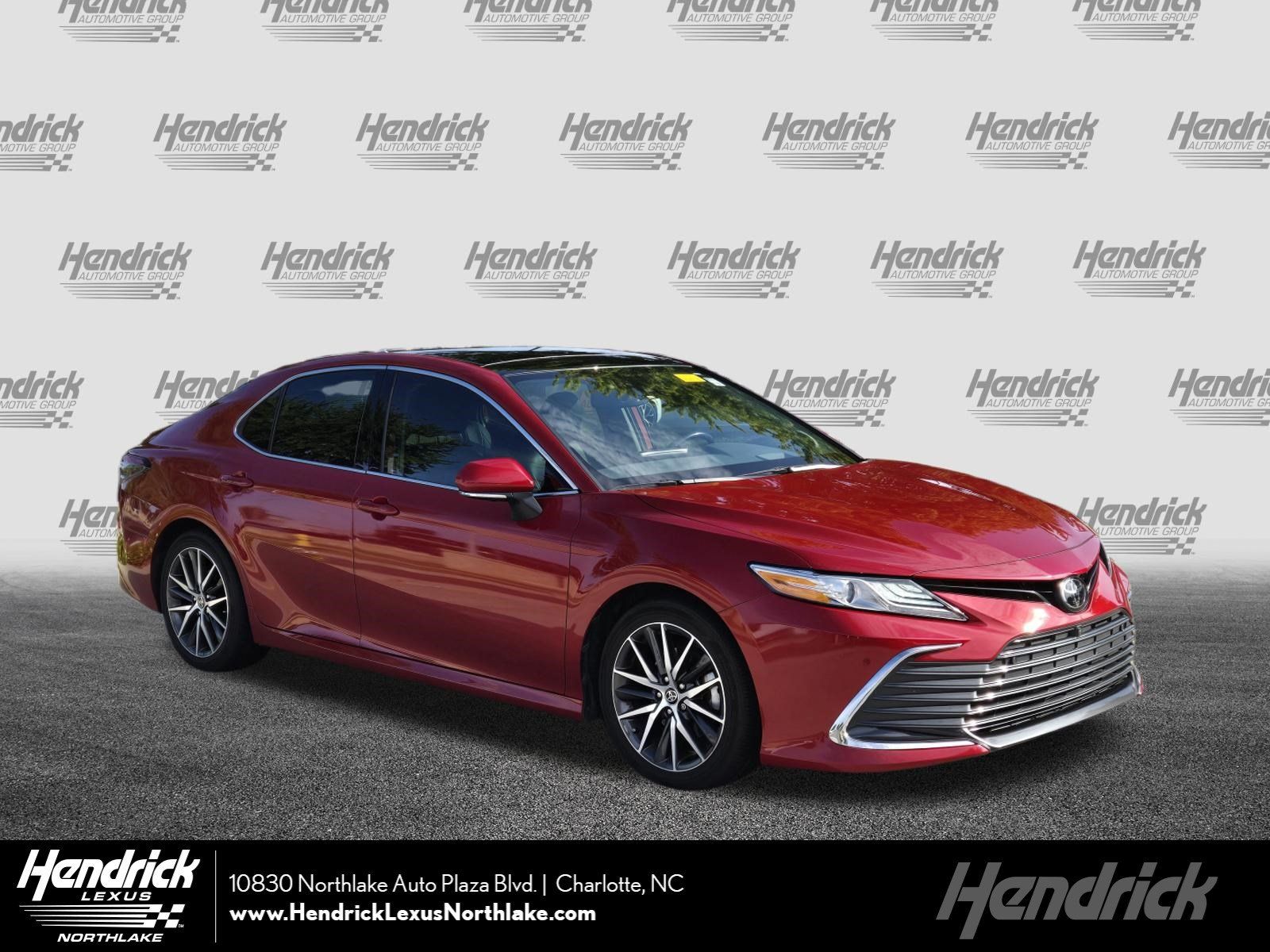 Used 2023 Toyota Camry XLE w/ Navigation Package FWD image 1