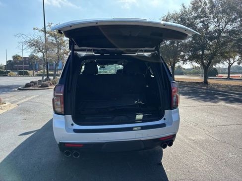 Used 2024 Chevrolet Suburban High Country image 18