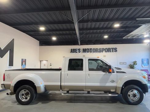 Used 2011 Ford F450 Lariat w/ Lariat Interior Pkg AWD/4WD image 4