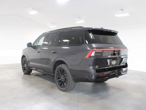 New 2025 Lincoln Navigator Reserve w/ Jet Appearance Package image 6