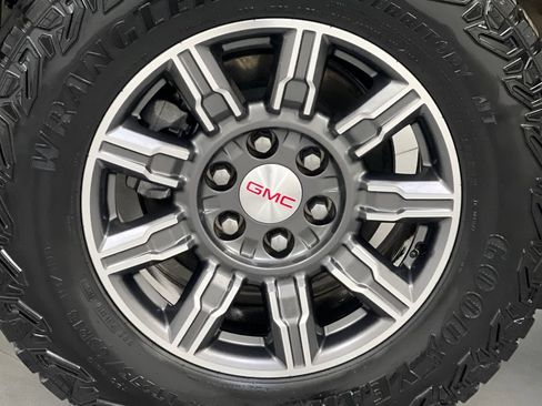 Used 2025 GMC Sierra 1500 AT4 AWD/4WD image 70