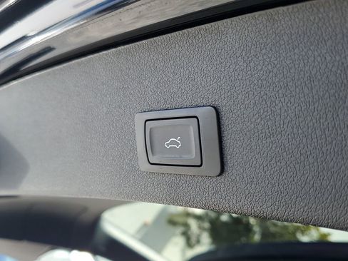 Used 2017 Audi Q5 2.0T Premium image 11