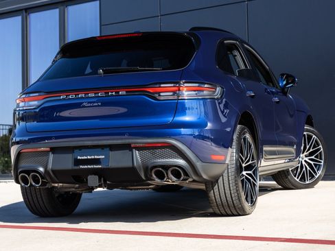 Certified 2026 Porsche Macan AWD/4WD image 11