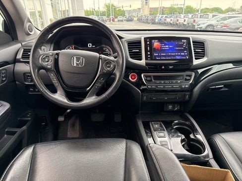 Used 2018 Honda Pilot Touring image 8