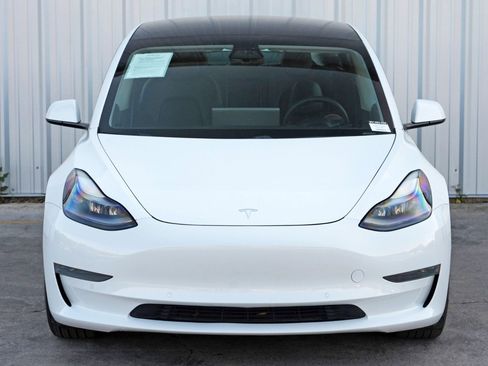 Used 2021 Tesla Model 3 Standard Range image 45