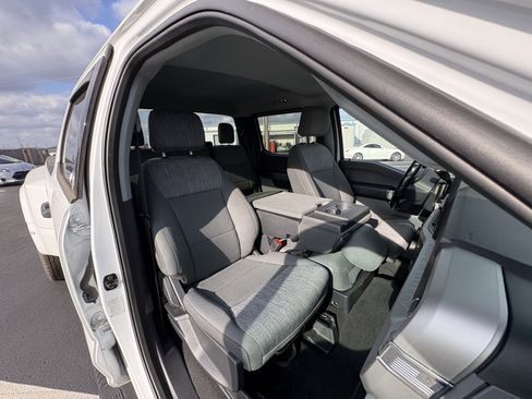 Used 2024 Ford F350 XLT w/ FX4 Off-Road Package image 26