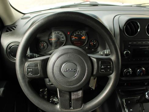 Used 2014 Jeep Patriot Sport FWD image 9