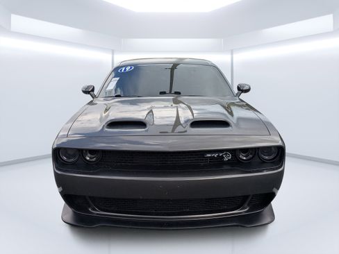 Used 2019 Dodge Challenger SRT Hellcat image 10