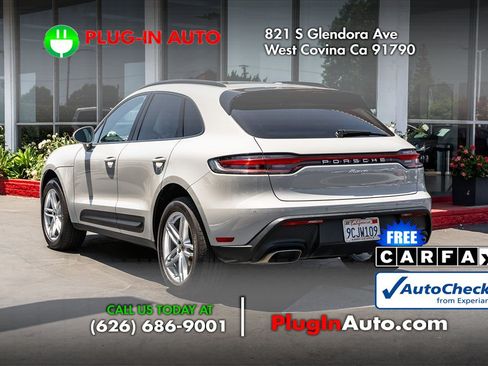 Used 2022 Porsche Macan AWD/4WD image 2